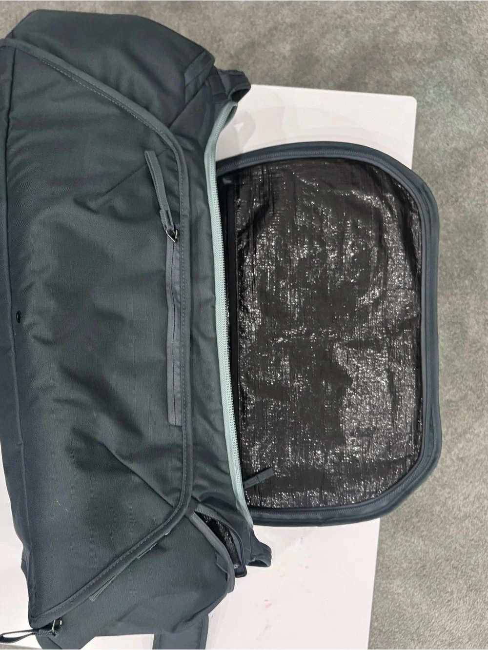 Thule versatile gray